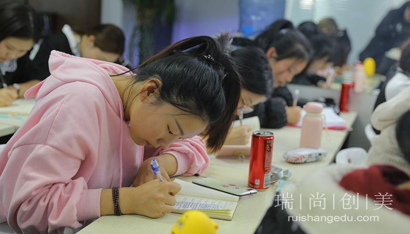 年齡小沒學歷，怎樣選擇技術(shù)才能令人放心？ 